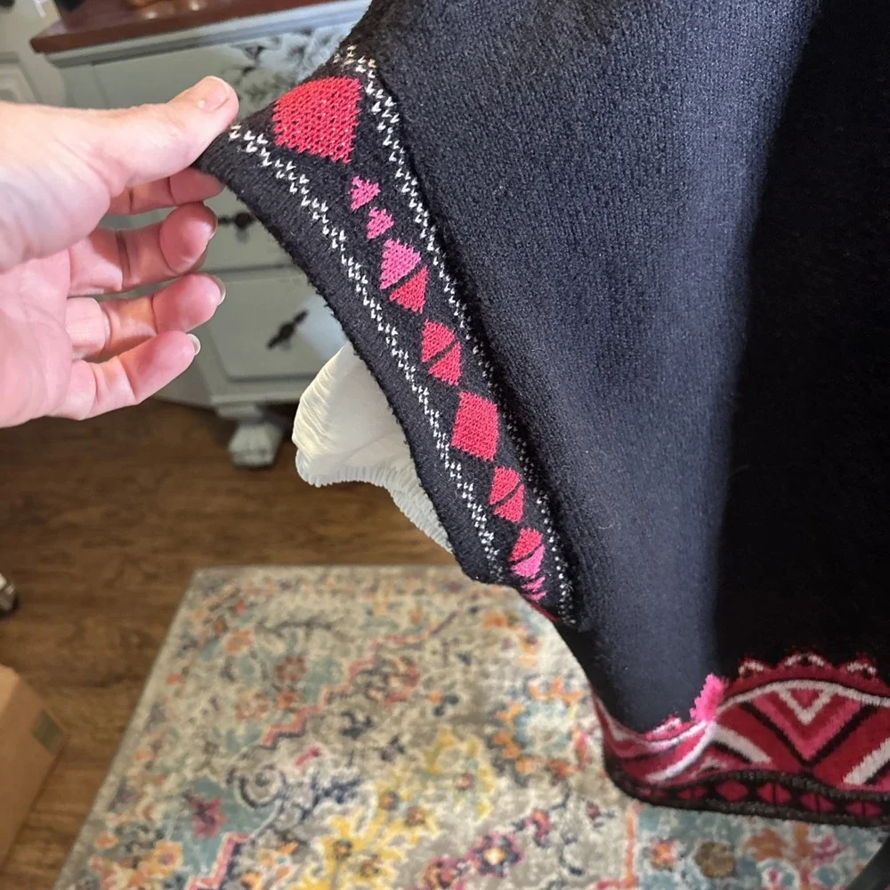 The Pioneer Woman Knit Pink And Black Sleeved Wrap Or Shawl. 2X/3X